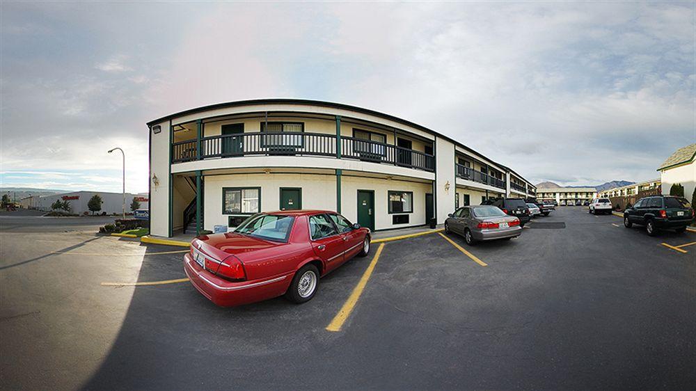 Travelodge By Wyndham Wenatchee Exterior photo