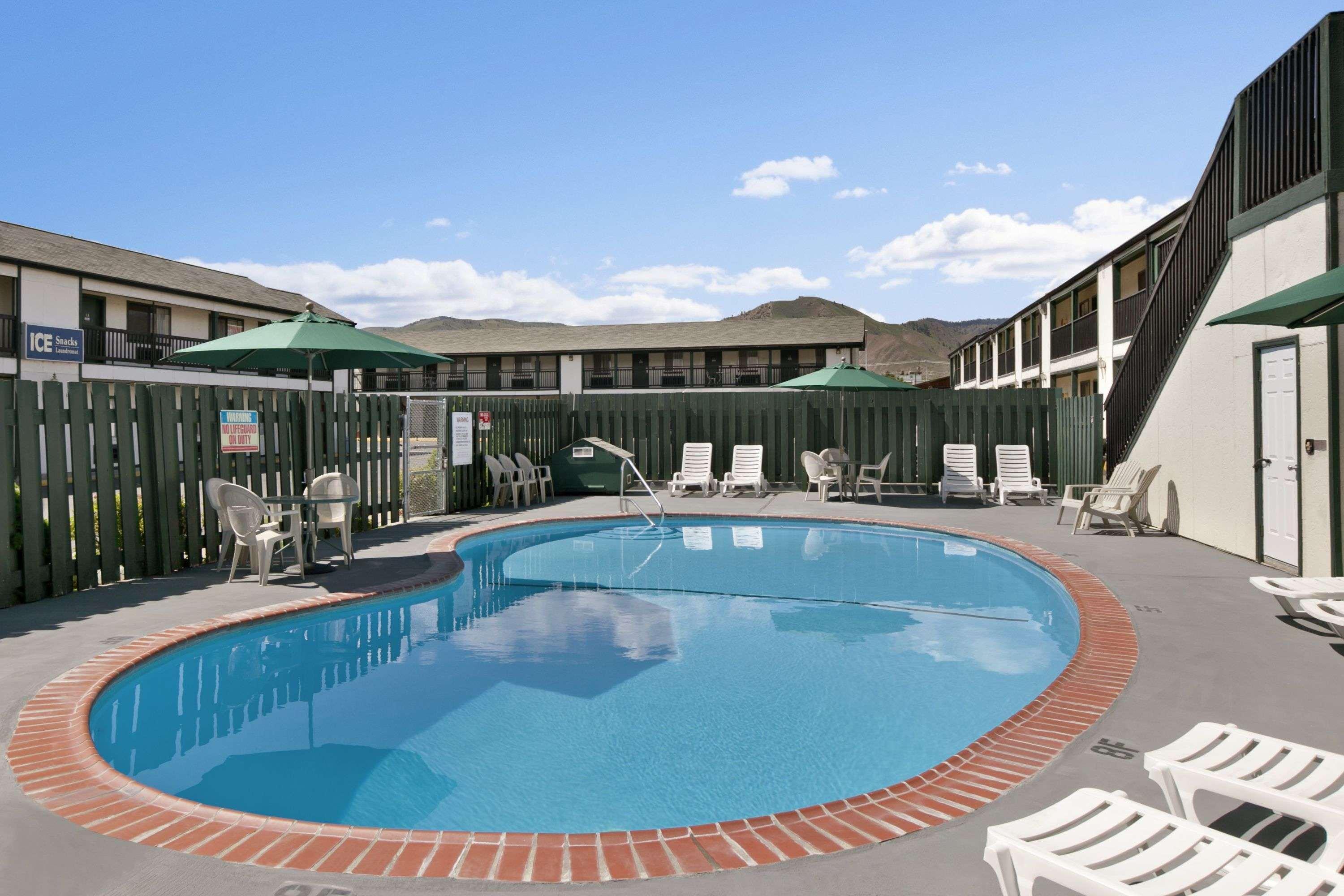 Travelodge By Wyndham Wenatchee Exterior photo