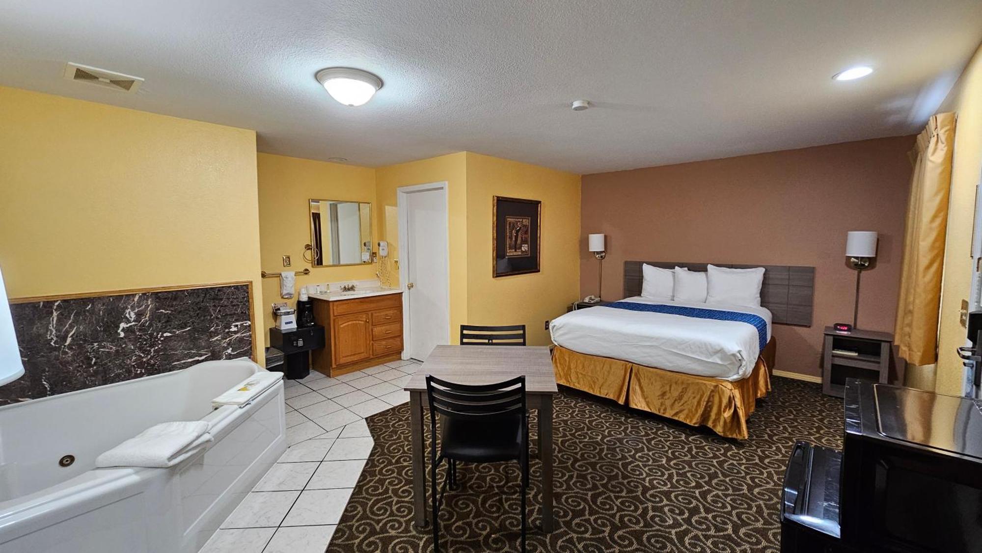 Travelodge By Wyndham Wenatchee Exterior photo